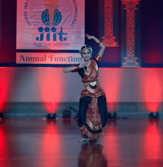 20+ Vibrant Cultural Clubs